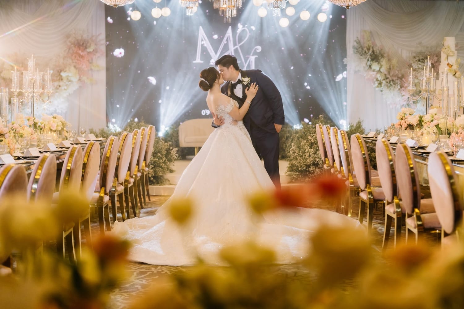 Romantic Wedding Celebration — Image 03