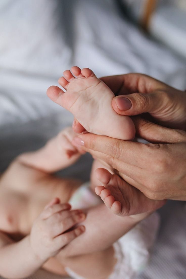 atelier massage bébé à domicile près d’Angers