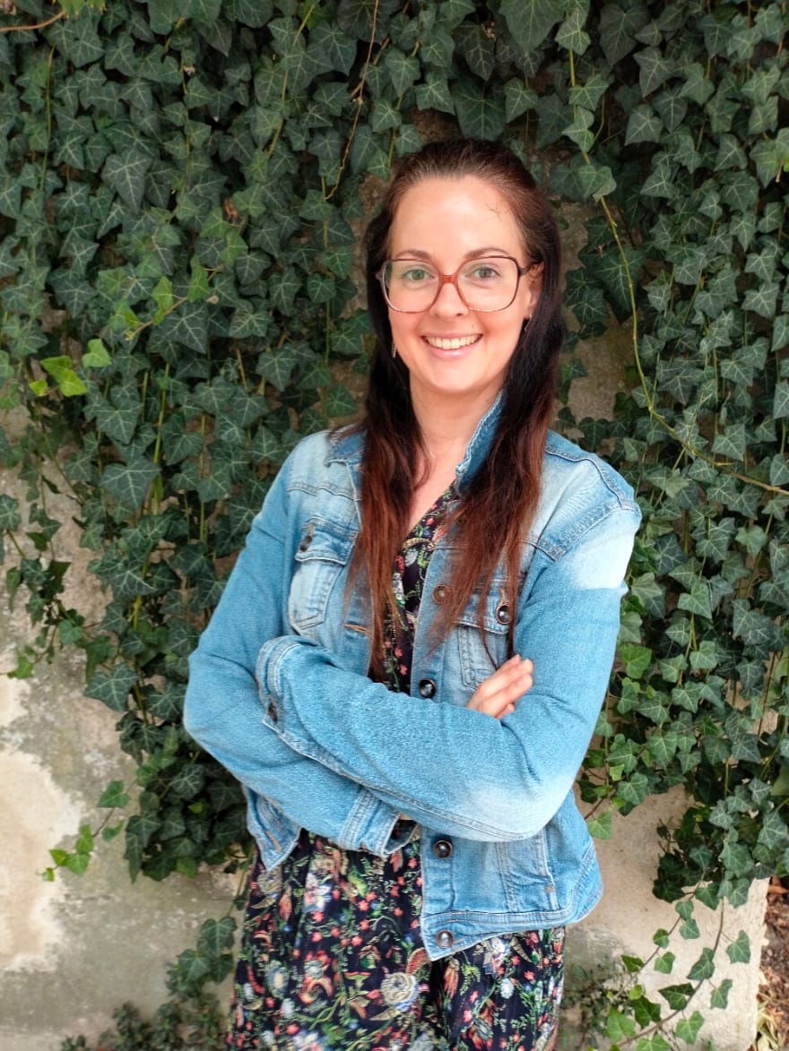 Charlène, accompagnante périnatale et coach parentale pour vous aider à mieux vivre votre quotidien de parents. Ateliers parents enfants et massages bien-être pour les futures et jeunes mamans