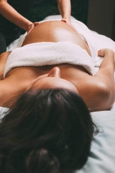 Massage bien-être femme enceinte future maman verrières en anjou angers. Massage femme enceinte, future maman, bon cadeau et carte cadeau