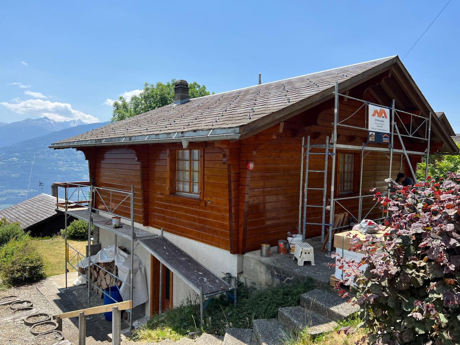 Façade en bois après traitement et lasure