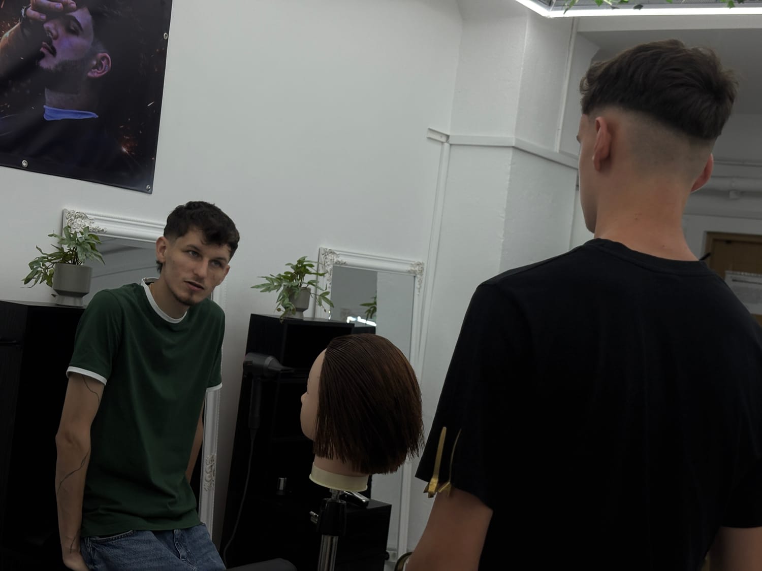 Cursanți la practică