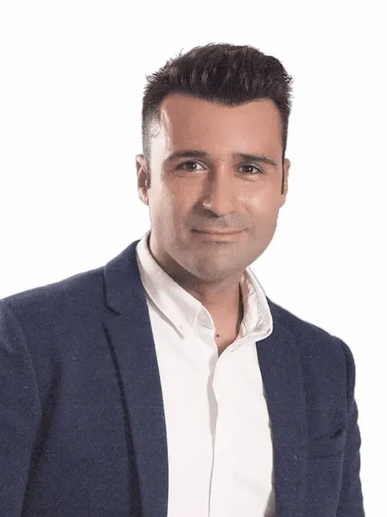Javier Méndez broker Remax Vetusta III