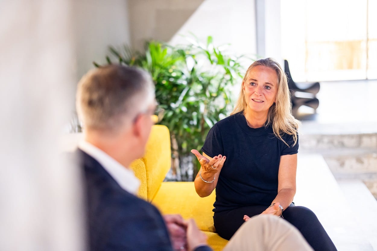 Monika Brix im Coaching-Gespräch