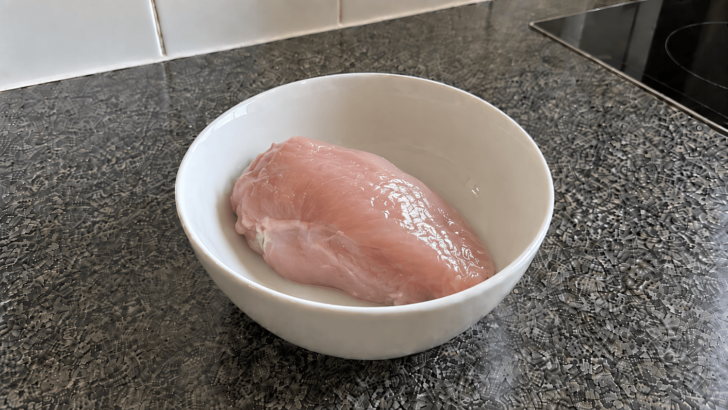 A single protein on an empty counter