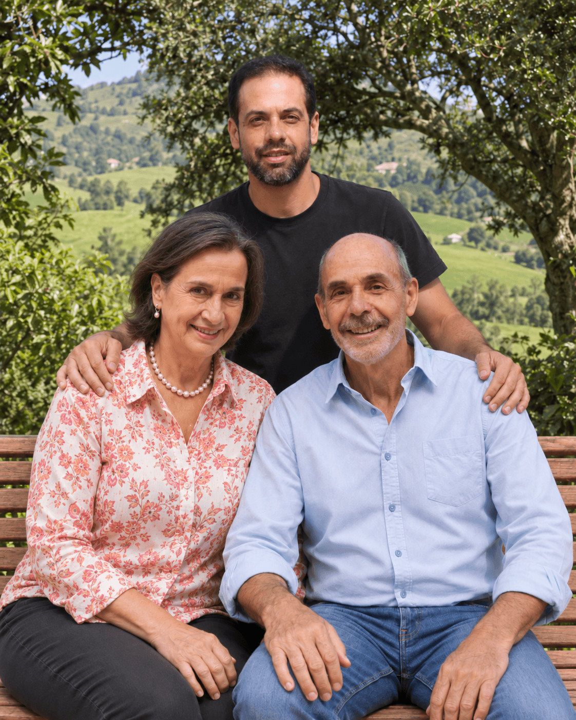Carmen, Neti y Juan Francisco, familia detrás de Yumba Urqu en Nono