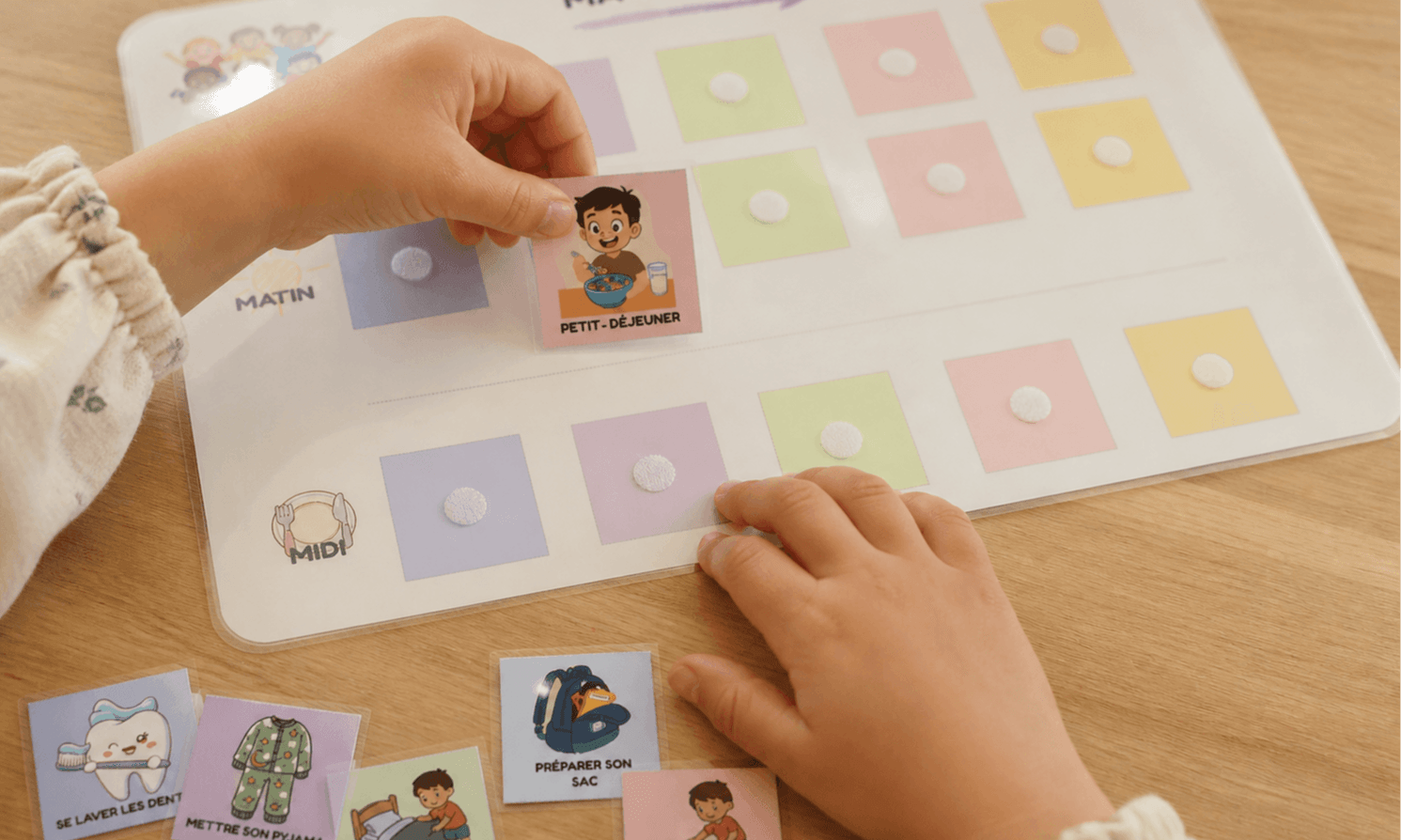 Enfant utilisant le planning Rituel Kids