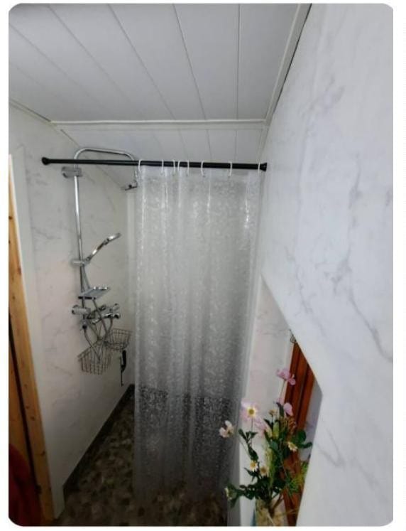 Separate shower