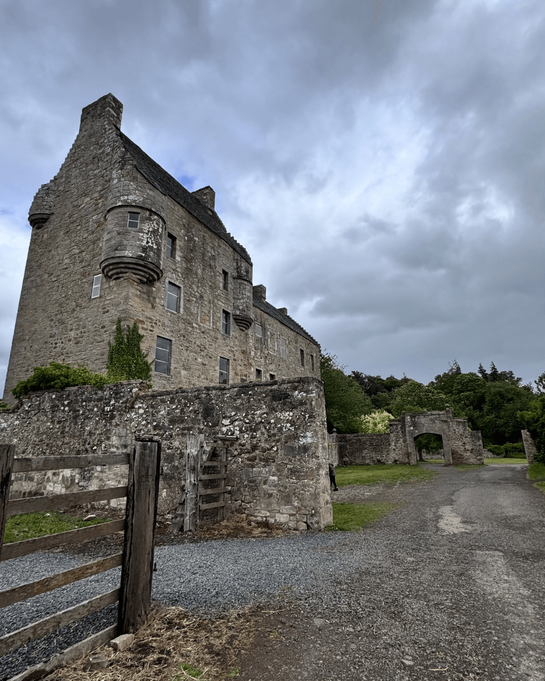 Midhope Castle: cómo visitar Lallybroch de Outlander