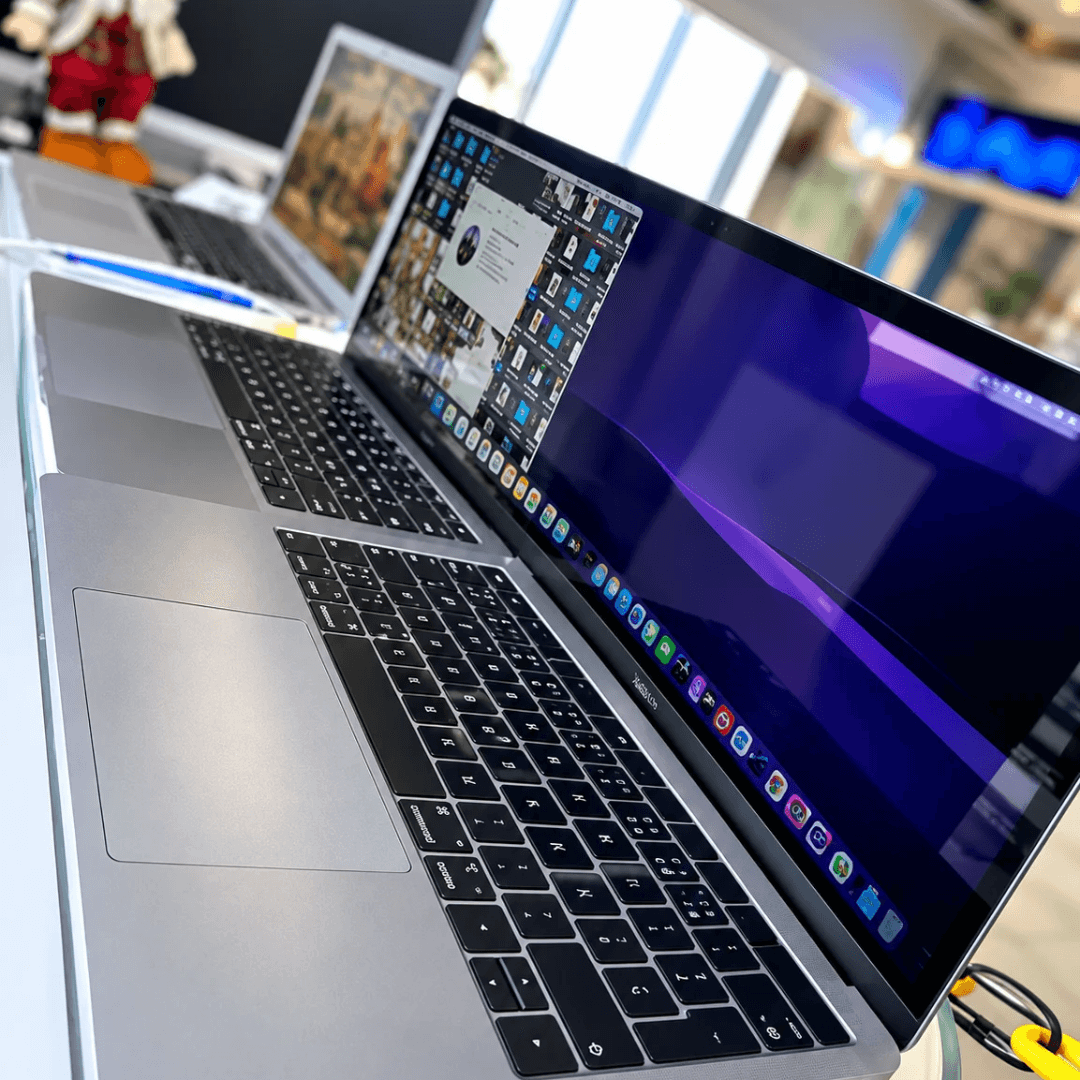 Equipos informáticos MacBook y servicio técnico profesional de Macniaticas