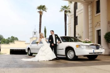 Weiße Stretchlimousine für die Hochzeit in Freiburg