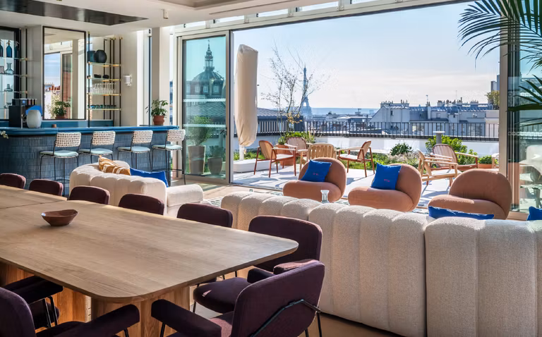 Le Skybar, vue sur la tour Eiffel