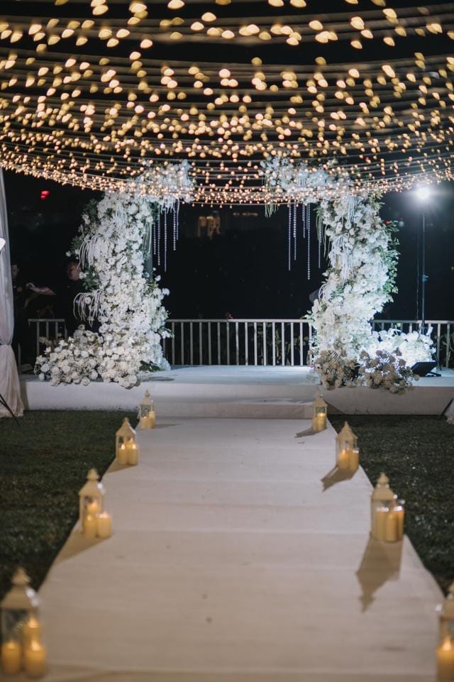 Garden night aisle