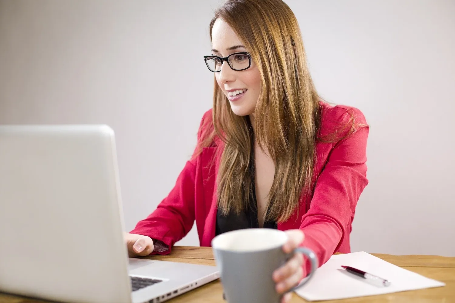 Membre affilié consultant son tableau de bord et le suivi de ses commissions en ligneMembre affilié consultant son tableau de bord et le suivi de ses commissions en ligne