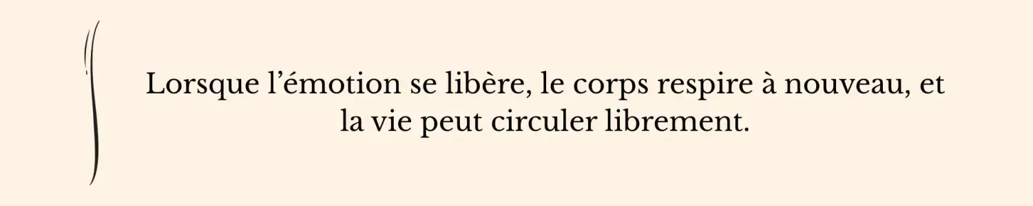 Citation apaisante sur la libération émotionnelle et la détente corporelle, lorsque le corps respire à nouveau et que l’énergie vitale circule librement - EFT Clinique