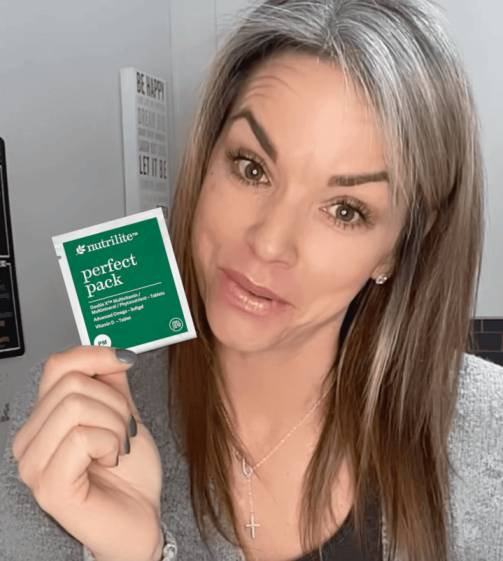 Image of a women showing perfect pack sachet