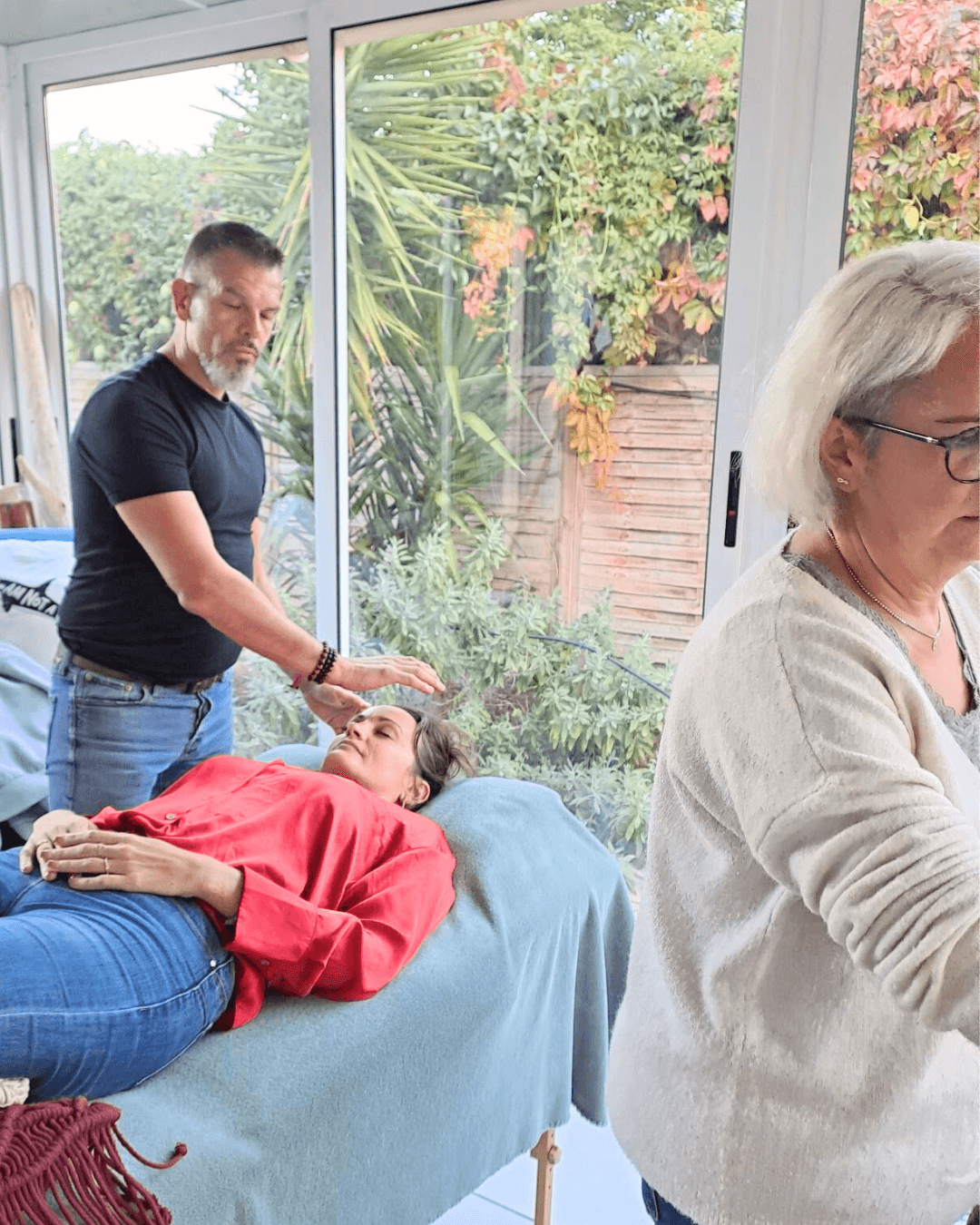 Séance de magnétisme encadrée pour valider les acquis de la formation a distance
