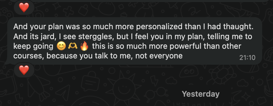 WhatsApp message from a client praising the personalized nature of the 30K+ Plan™, expressing that it feels more like personal guidance than a course.