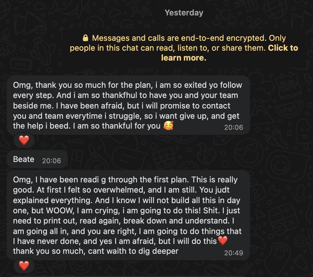 Emotional WhatsApp exchange between Anne and Beate, a new member of the 30K+ Plan™, expressing deep gratitude, fear, and commitment to success.