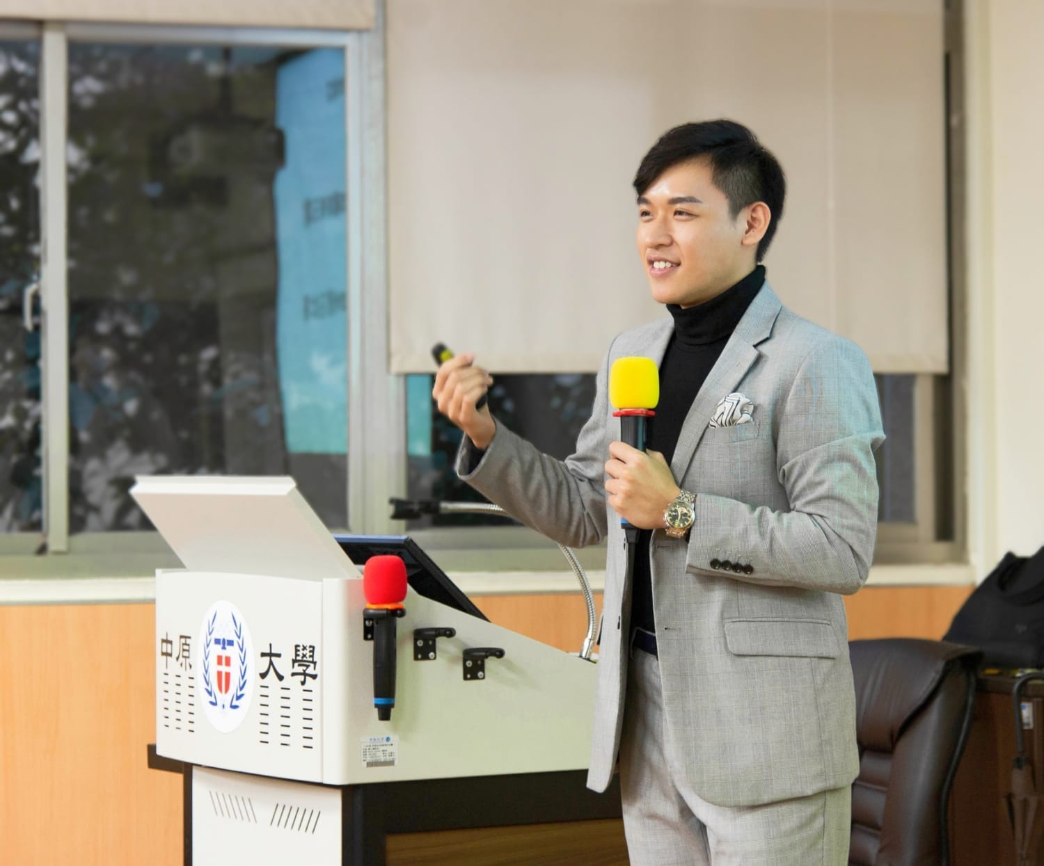 大學與機構授課