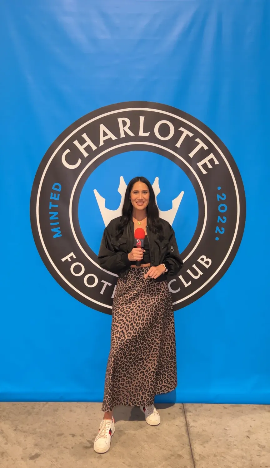 Jhosie Gonzalez como reportera Charlotte FC