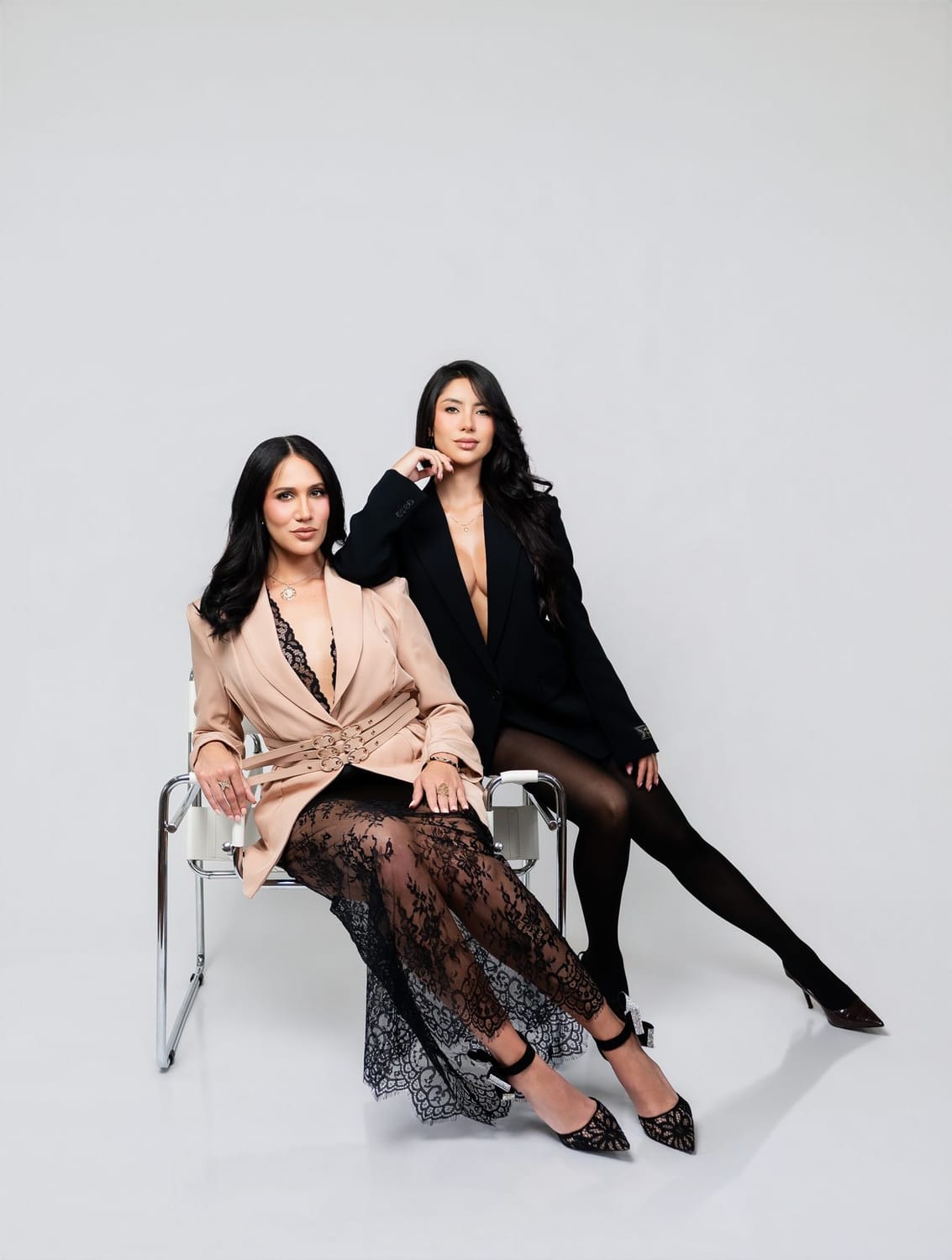 Jhosie González y Paula, anfitrionas del evento Tu Voz, Tu Marca