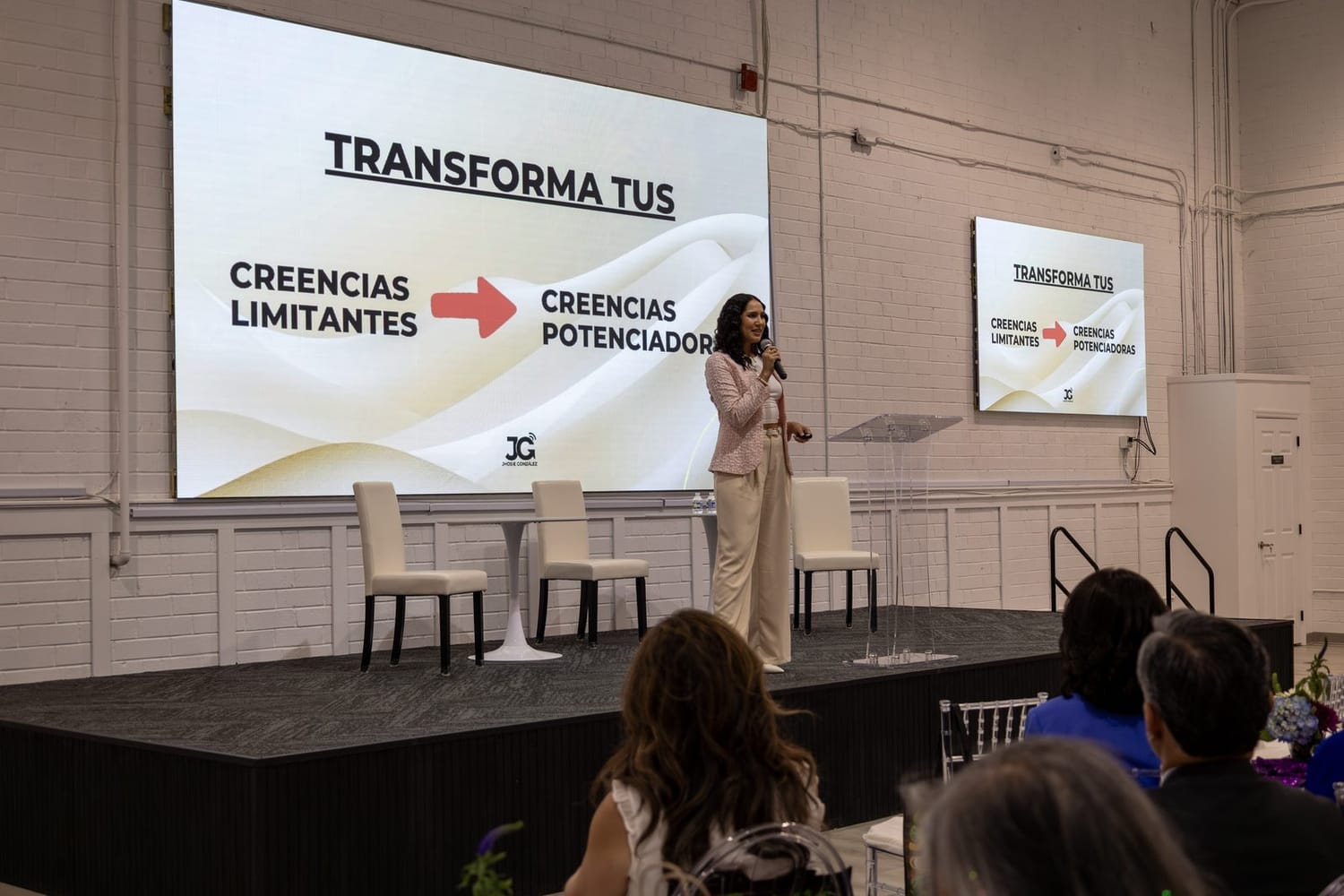 Conferencista en LatinaCon 2026