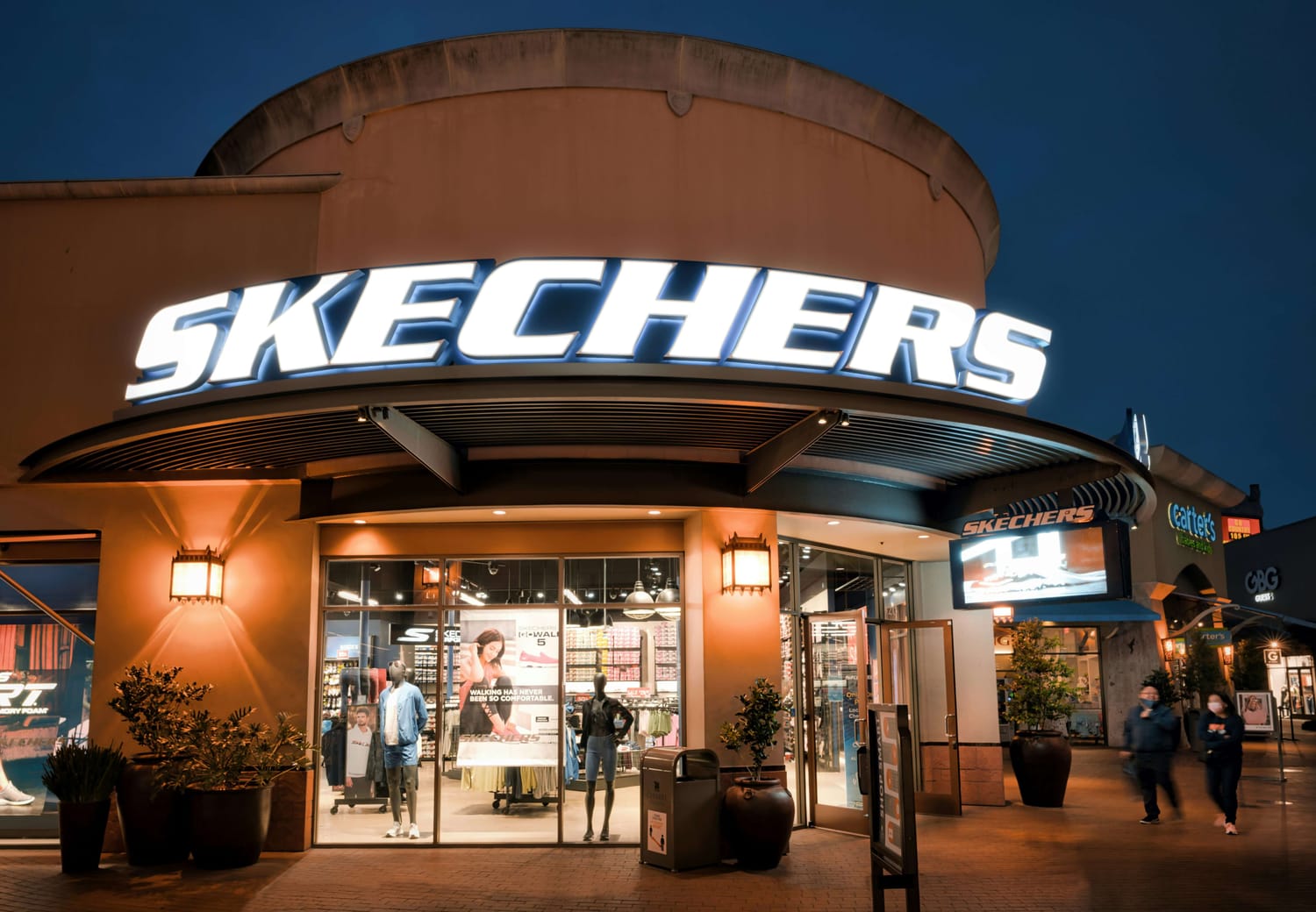 skechers esempio di brand positioning vetrina negozio
