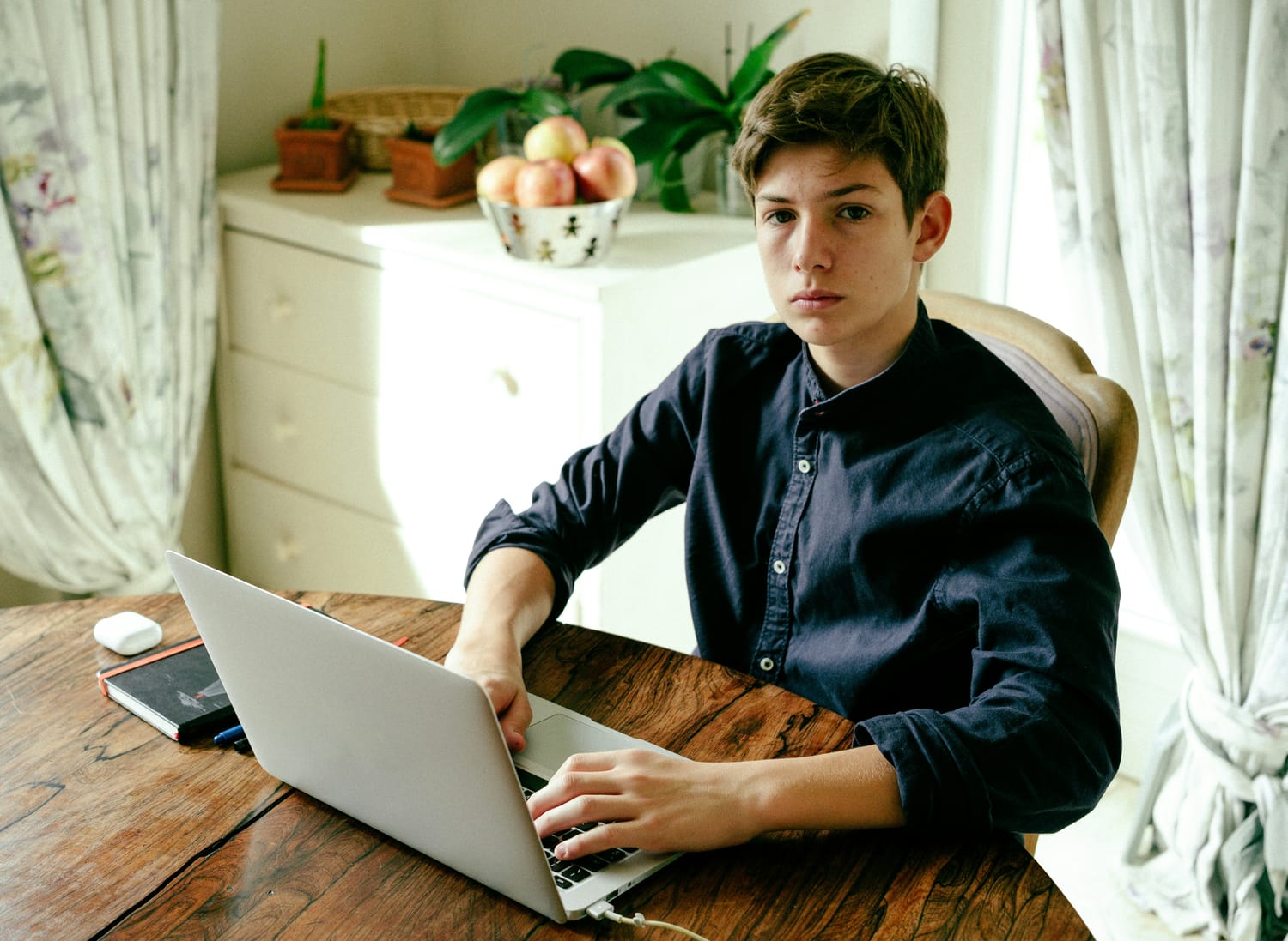 Teenager building a digital profile — entrepreneurship for kids