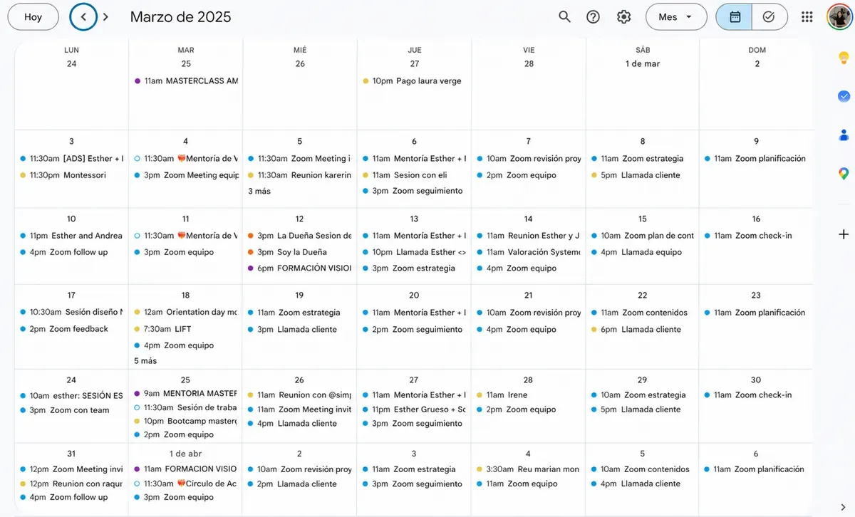 Agenda de Esther con numerosas llamadas y reuniones