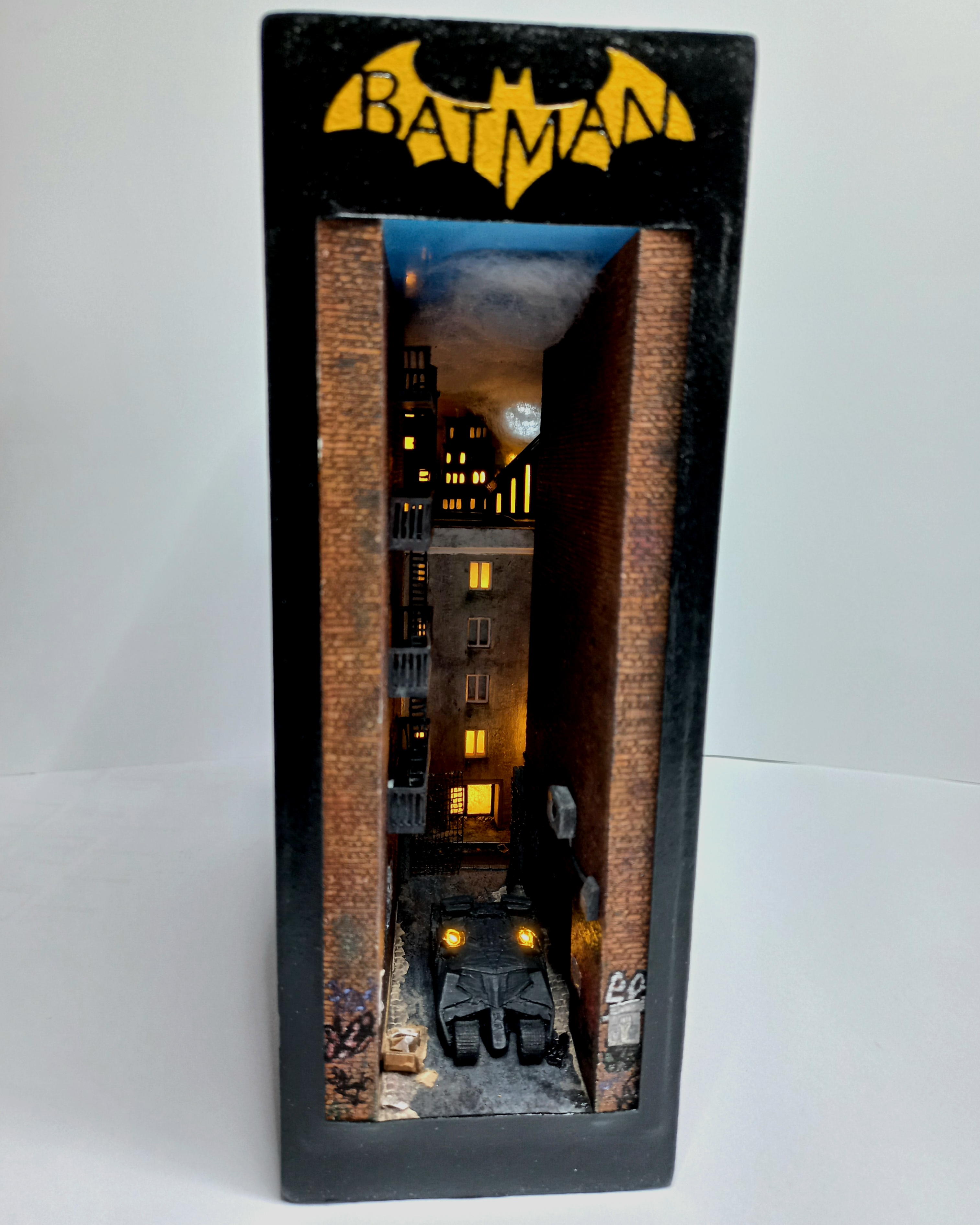 Booknook Batman Dark Knight Miniature Un Monde Parfait