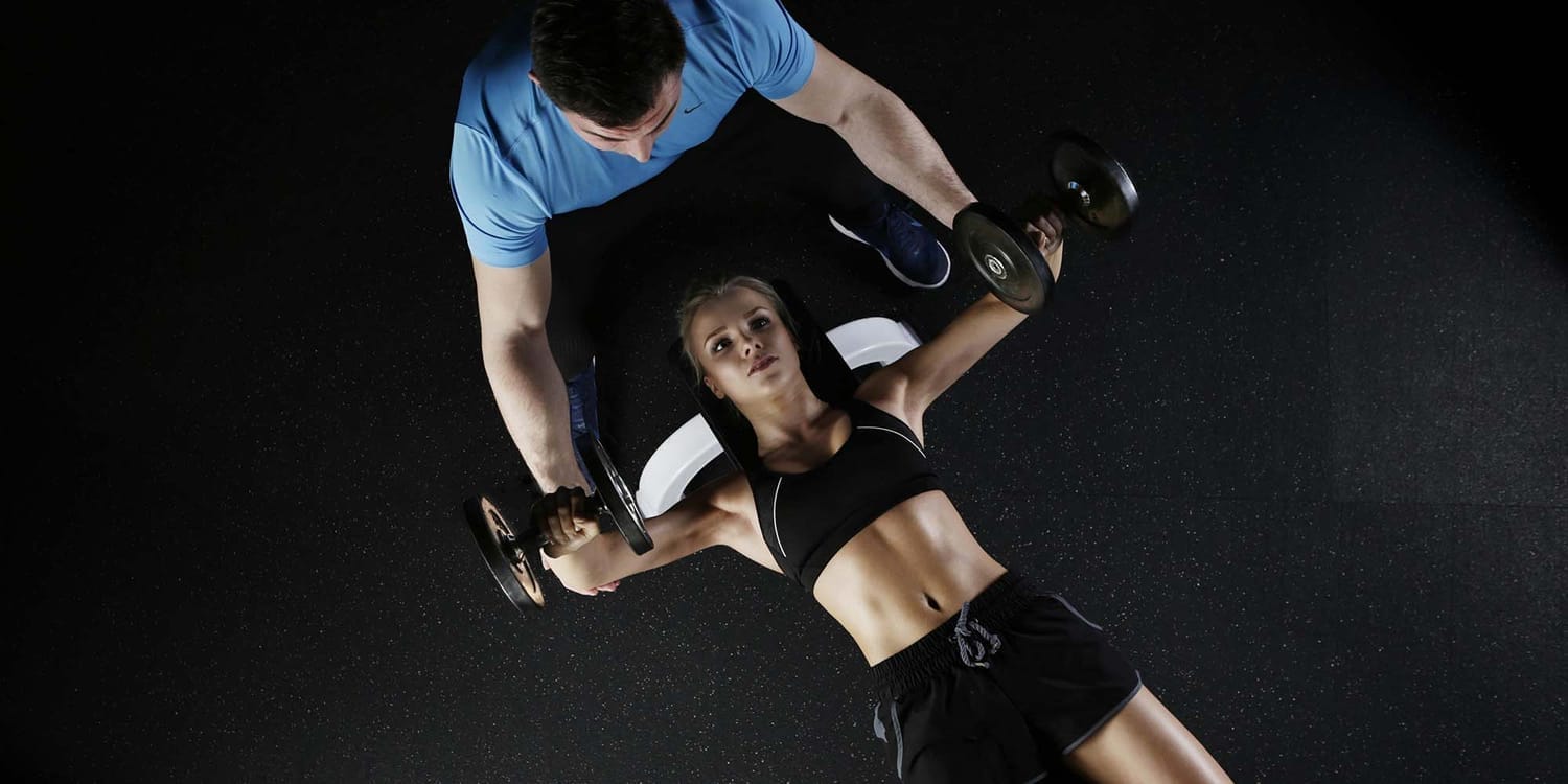Personal trainer helpt klant met afvallen in Tilburg