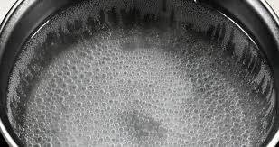 L'eau Bout Dans Une Casserole Clips Vidéos - Video of normal, chaud:  199220579