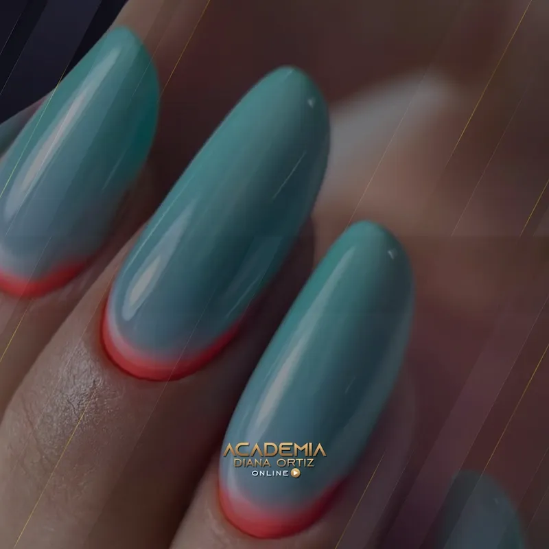 Manicurista Moderna