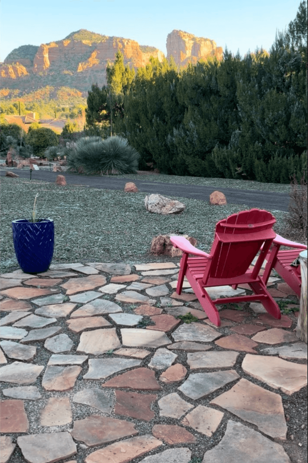 Outdoor Sedona seating area for calm, grounded conversation.