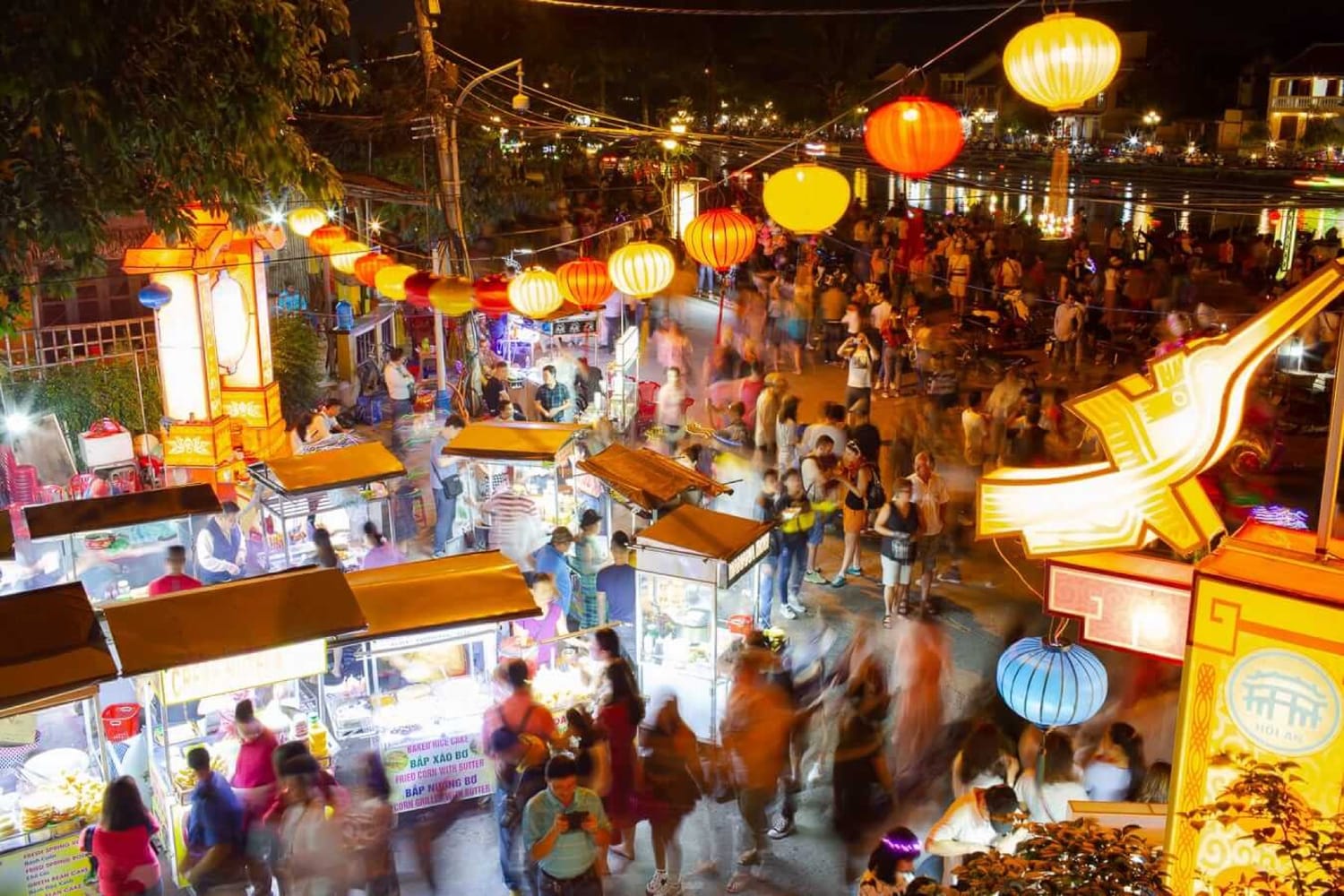 NIGHT MARKET · HOI AN