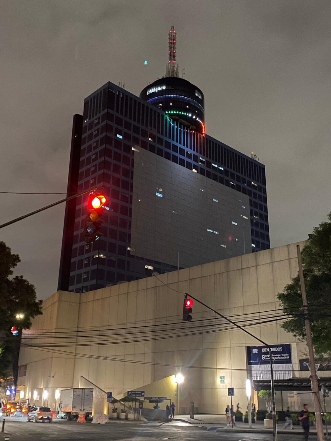 Dr. Boaz Goss visits the Mexican World Trade Center | The Orthodox Snake Writing Agency