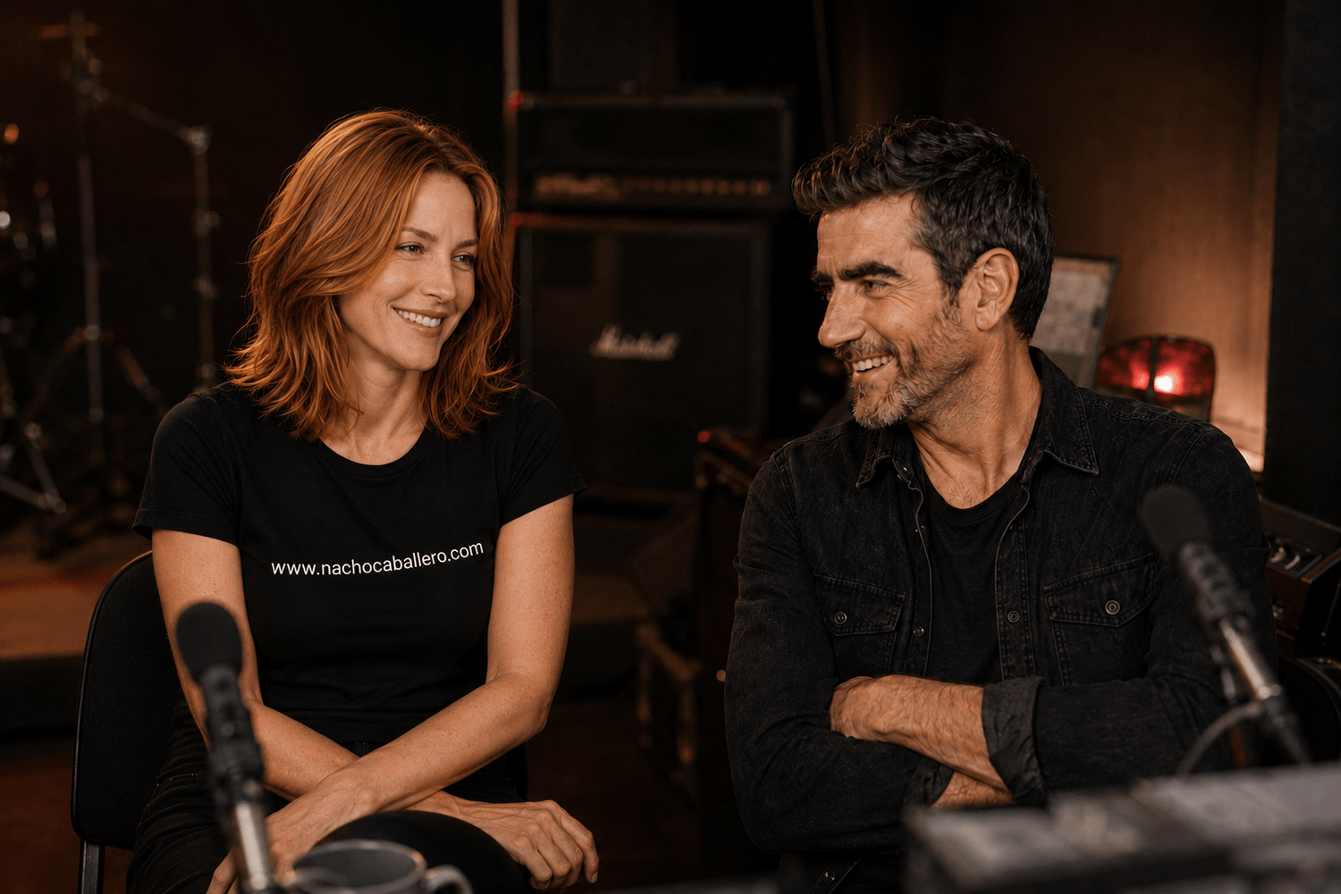 AlicIA y Nacho Pro entre preguntas durante la entrevista de EvidencIA