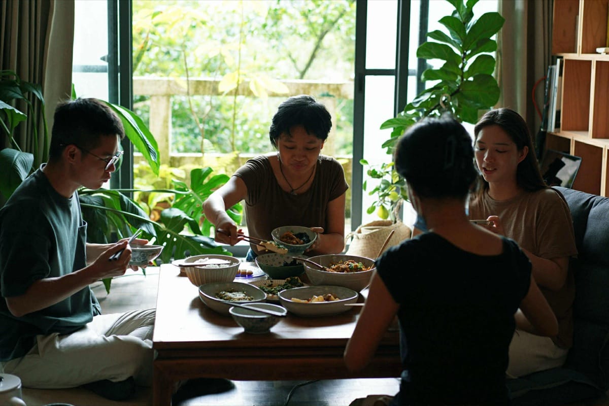 山上的家圍桌共餐