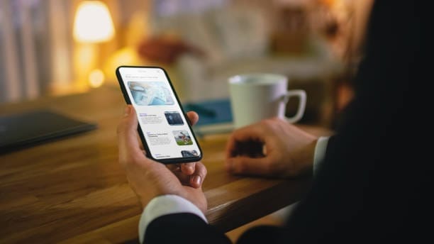 how to curate content, social media feed