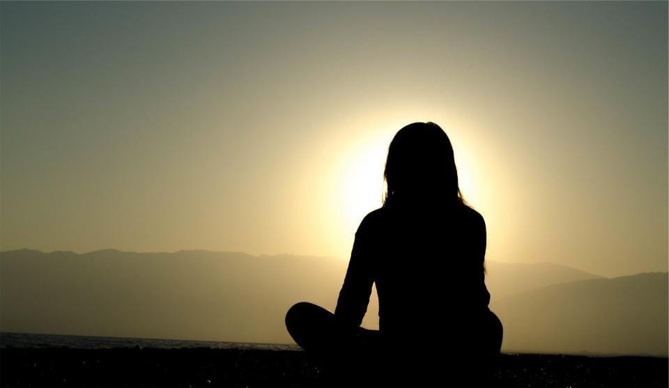Méditation au coucher du soleil, cheminement intérieur en numérologie thérapeutique