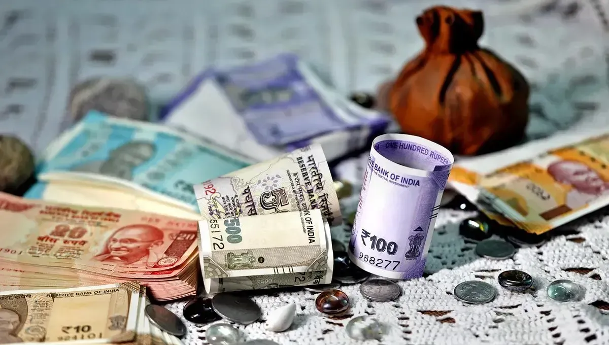 Indian Rupee News: Full Coverage Report — Markets Under Pressure, RBI on Defence, Trade Talks in Focus