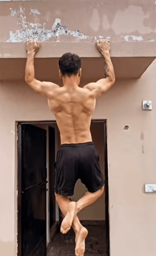 संघर्ष से समृद्धि तक – मैदान के बाहर की दुनिया