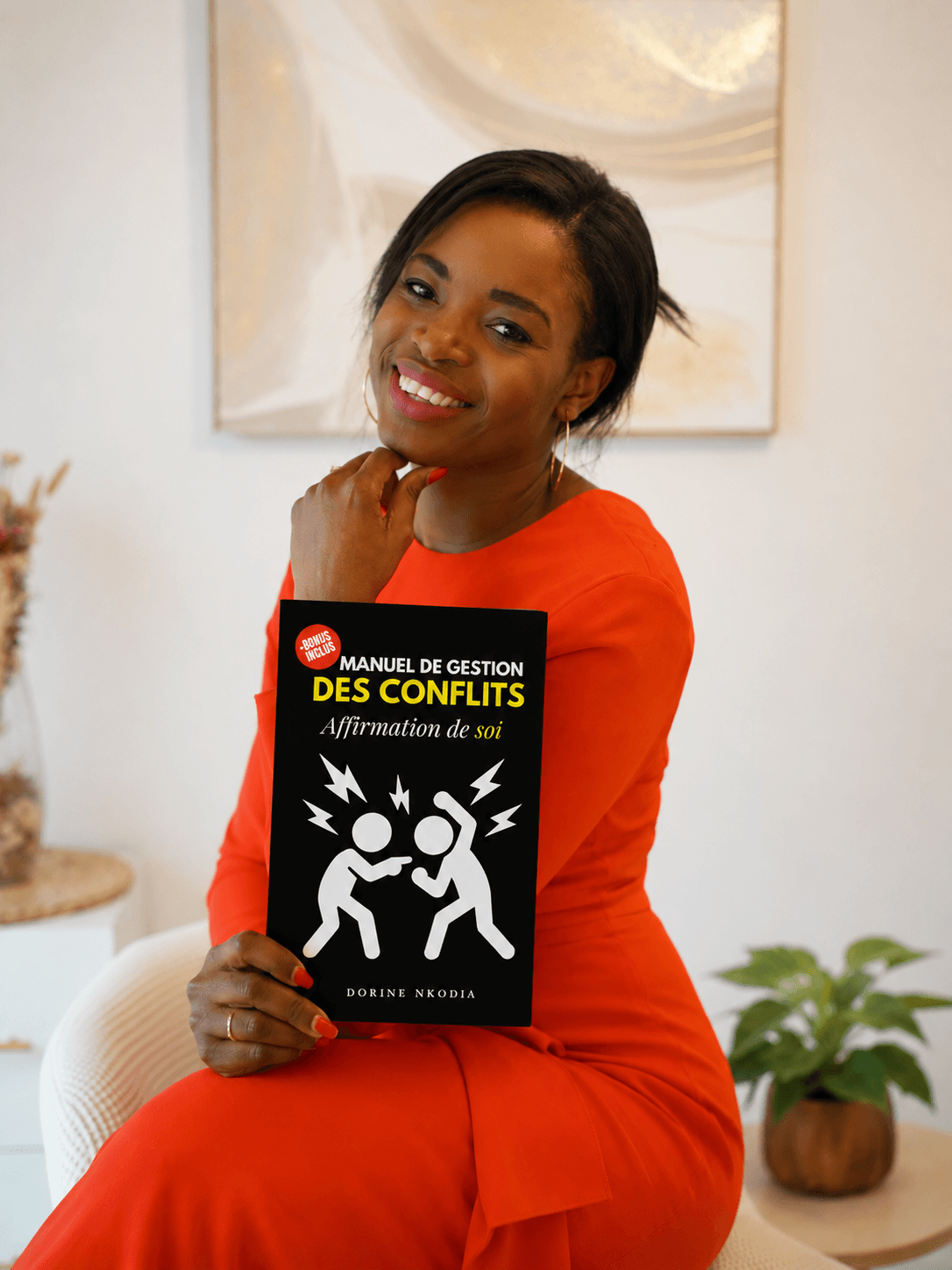 Dorine NKODIA présentant la formation Gestion des conflits et affirmation de soi