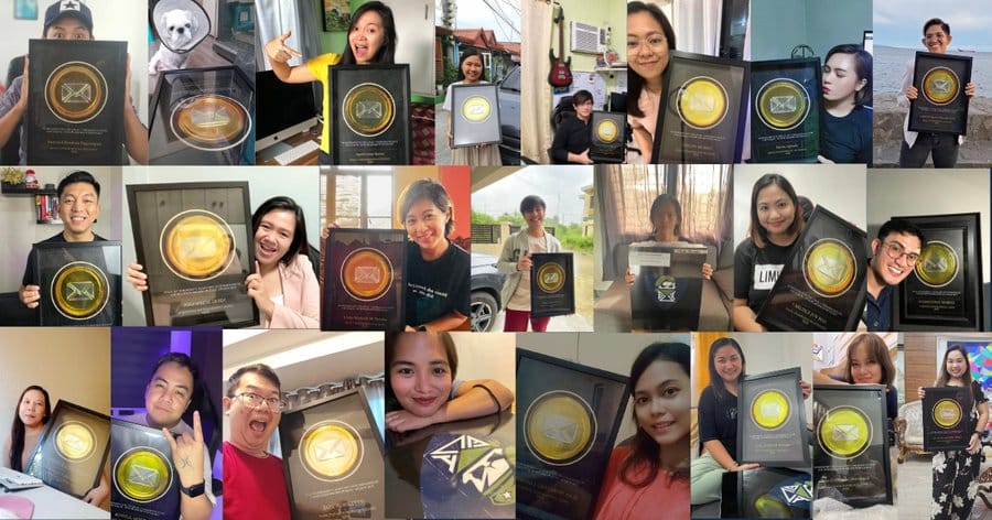 EUI students with their plaques