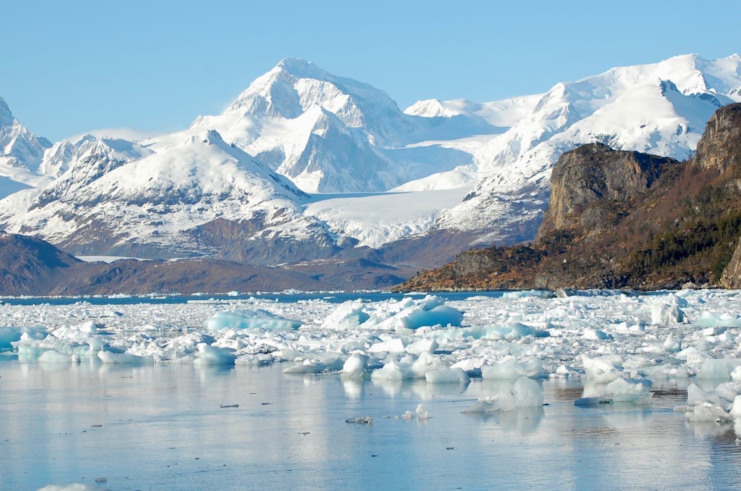 Schematic map showing Torres del Paine, Puerto Natales fjords, and Carretera Austral region