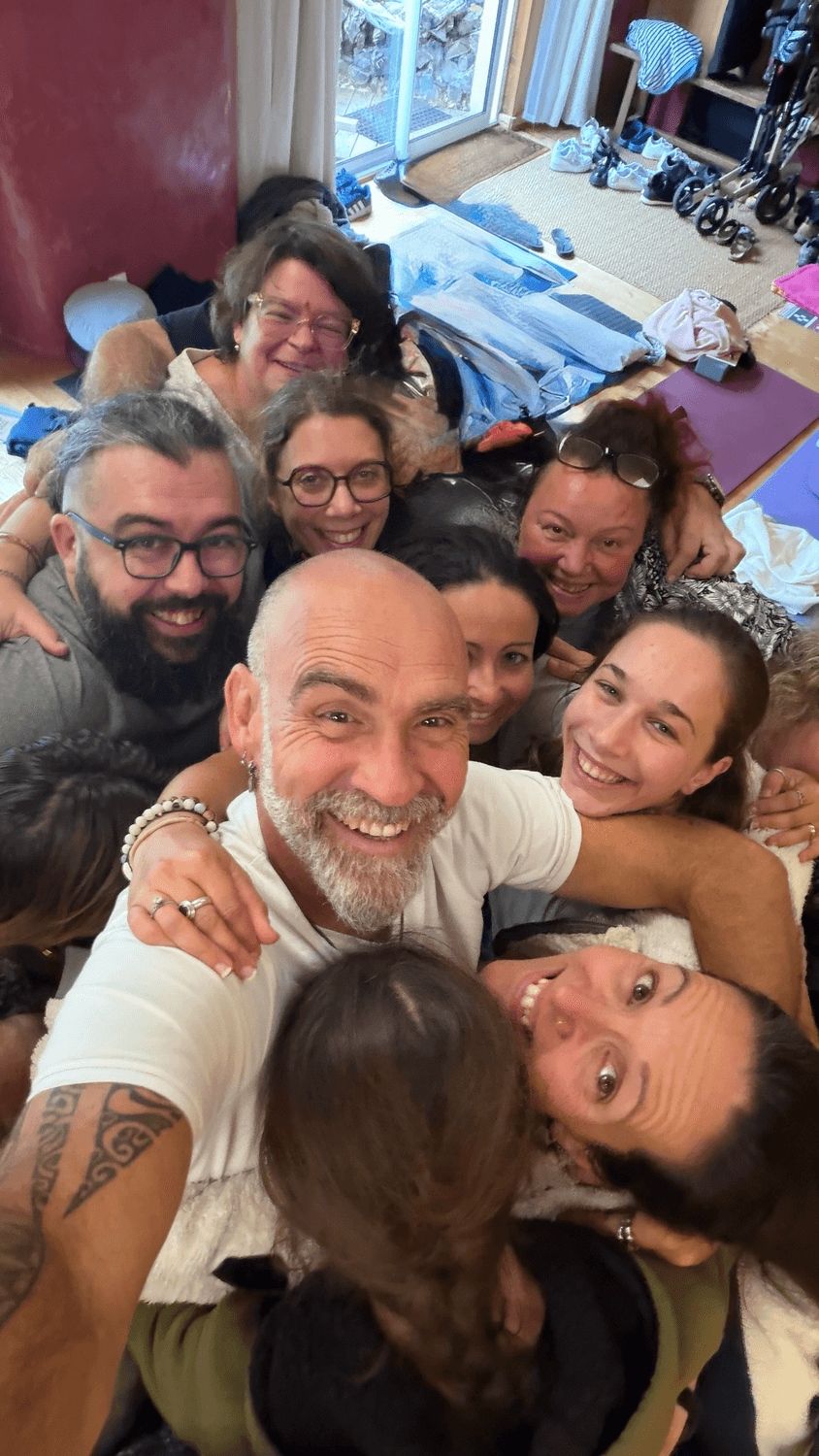 Axel entour&eacute; des membres TTV