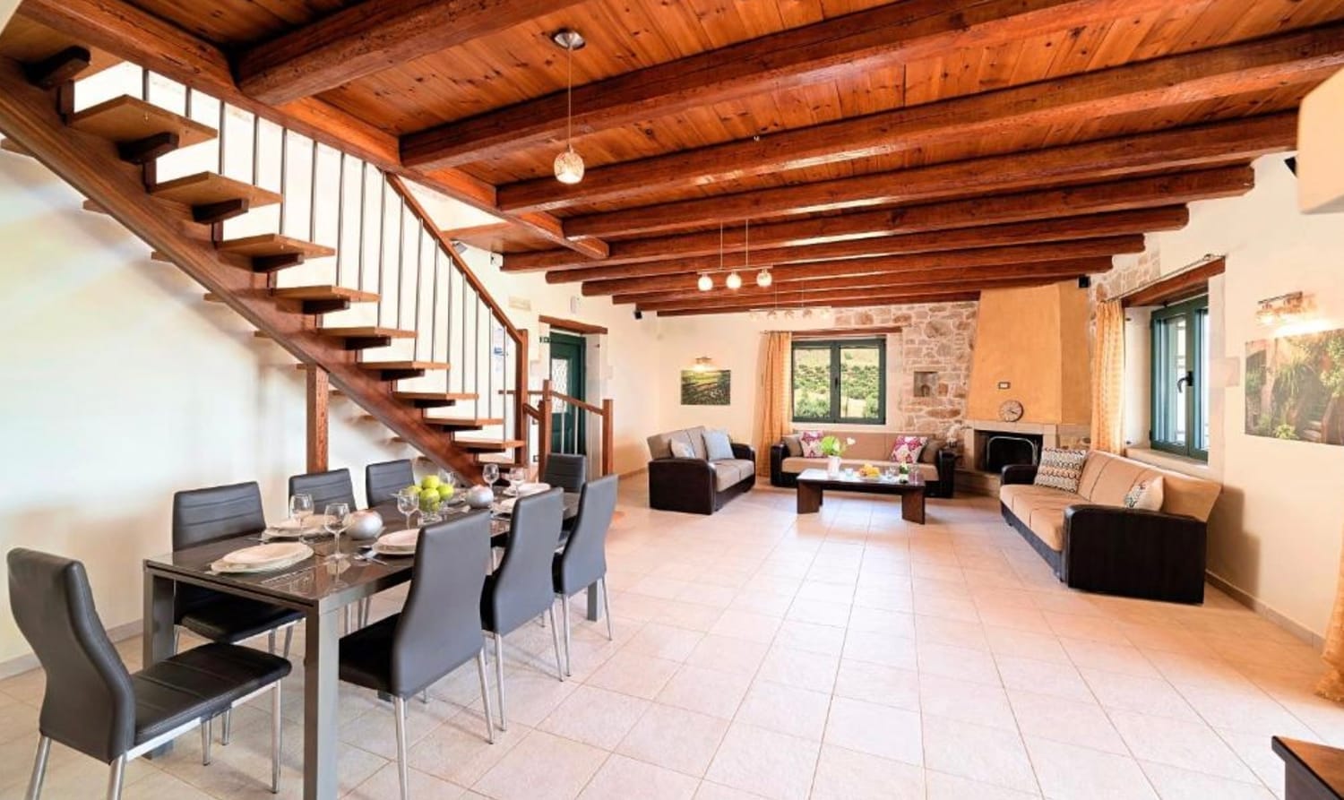 salle de jeux du chalet avec billard et babyfoot