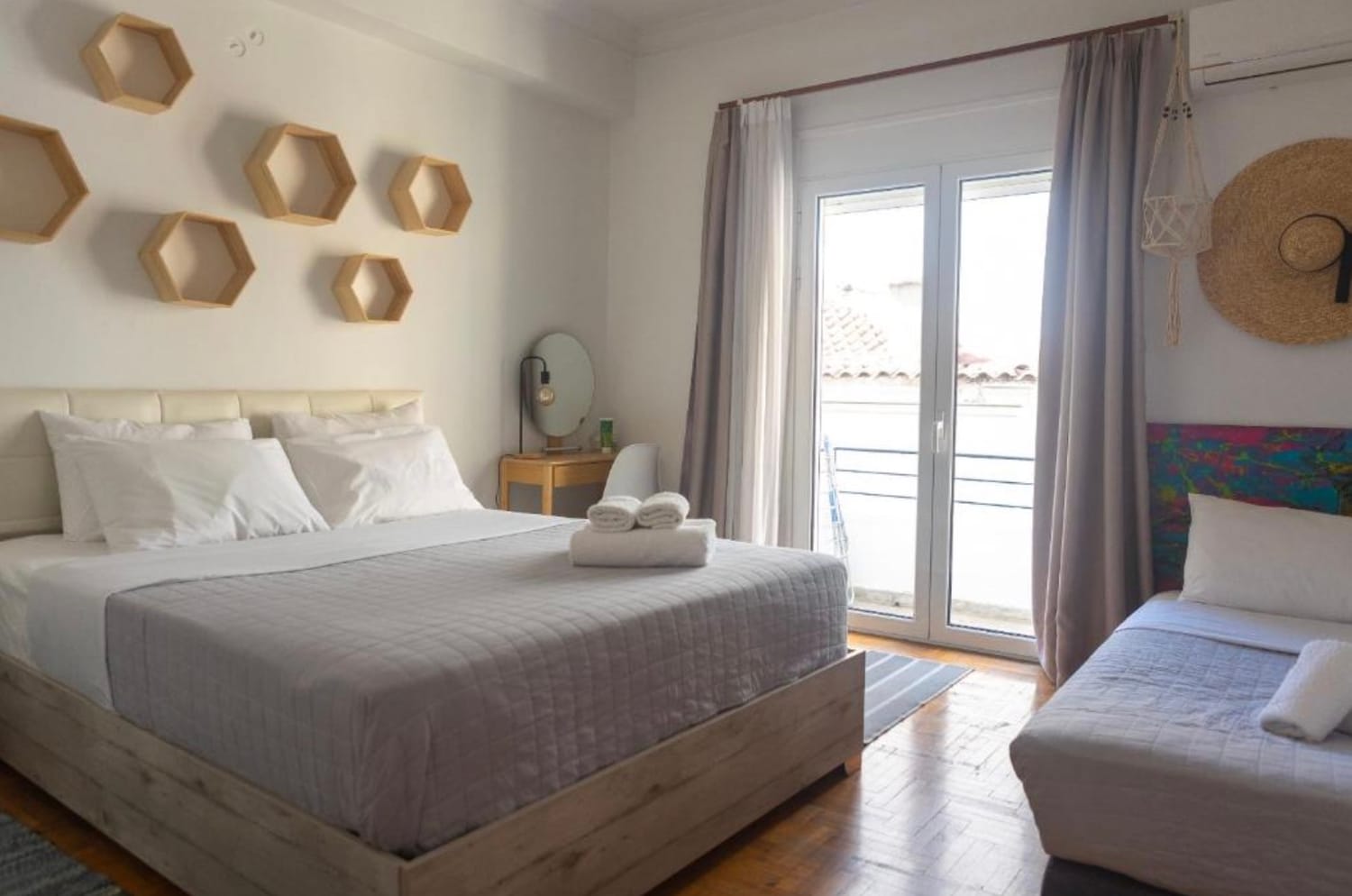 salon du chalet avec cheminée