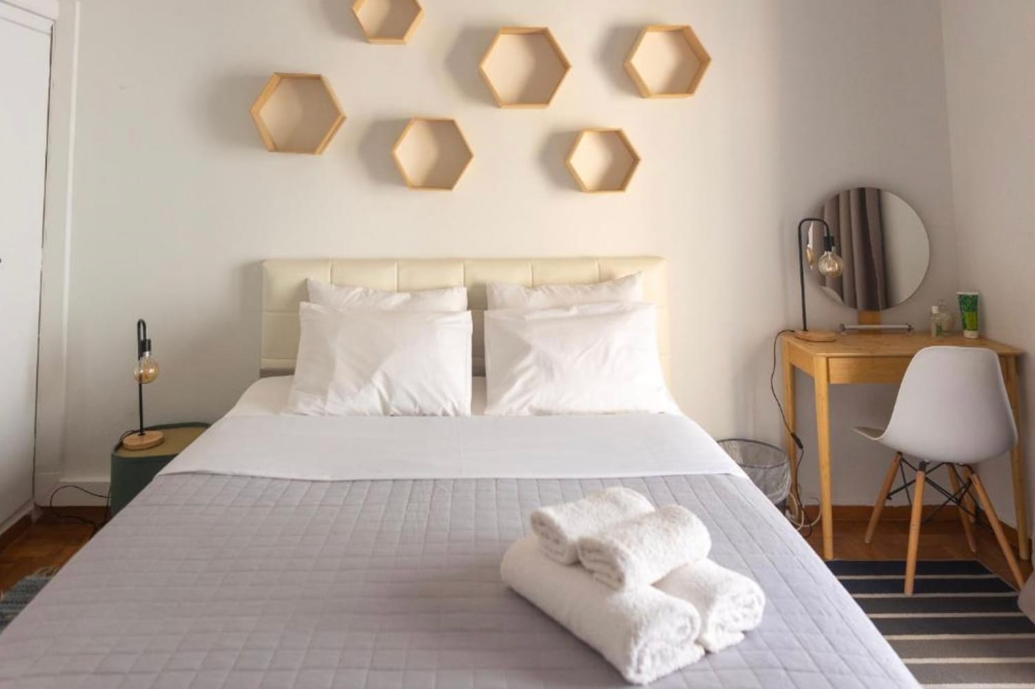 salle de jeux du chalet avec flipper et babyfoot